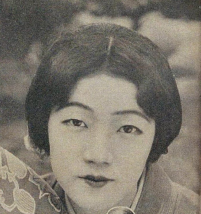 歌川八重子